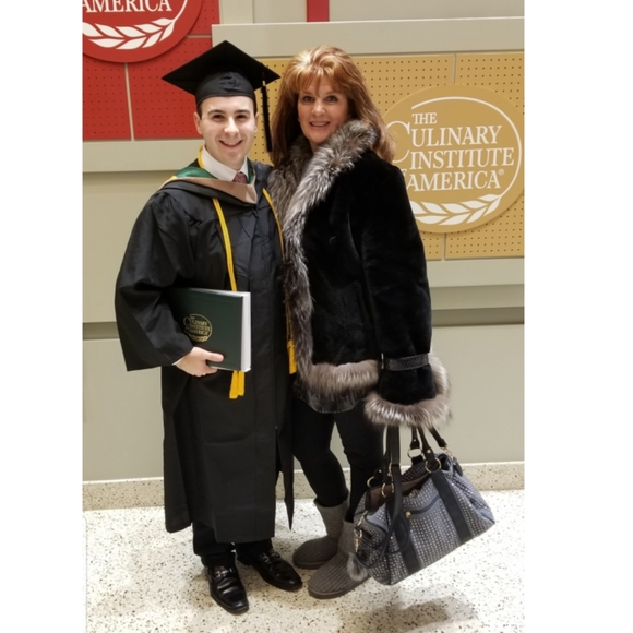 Meet your Posher, Heidi - Picture 3 of 10